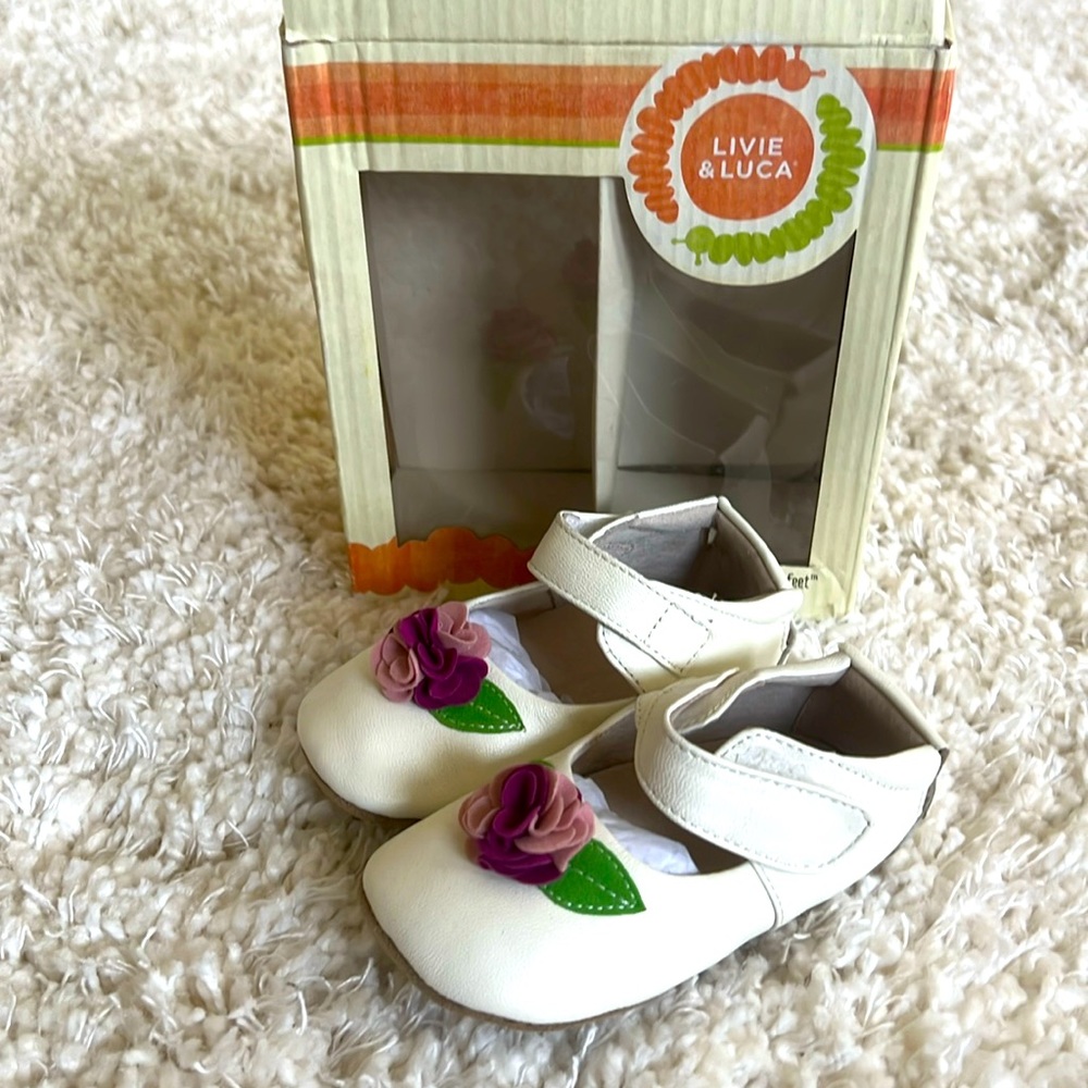 *NWB* Livie & Luca Rosa Smooth Leather Girls (Size US 18-24)
